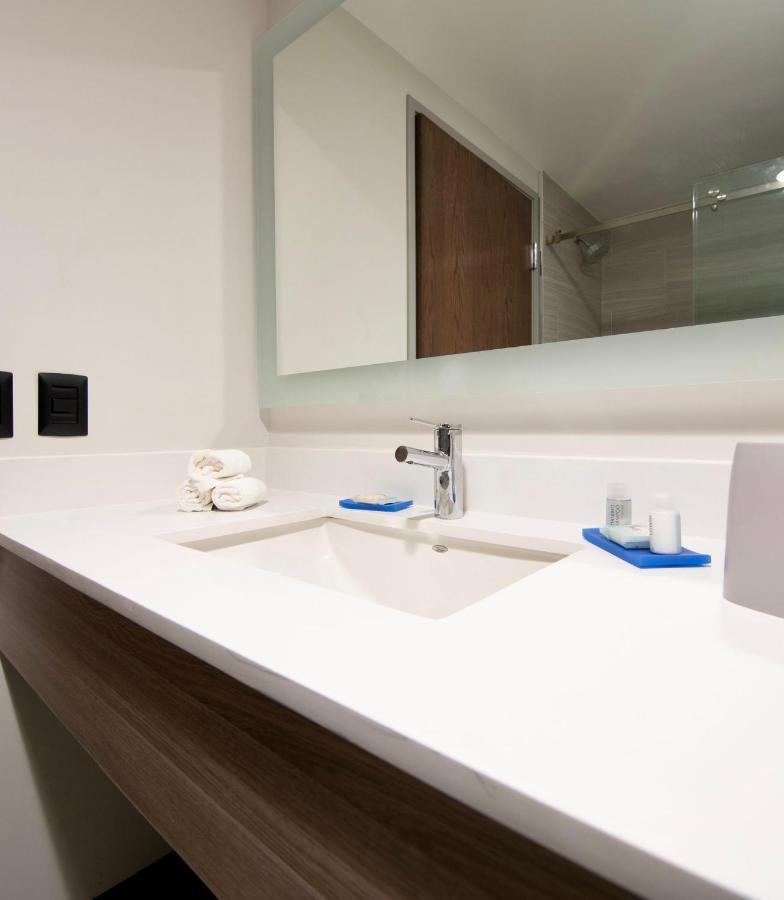 Holiday Inn Express - Guadalajara Vallarta Poniente By Ihg Zapopan Ngoại thất bức ảnh