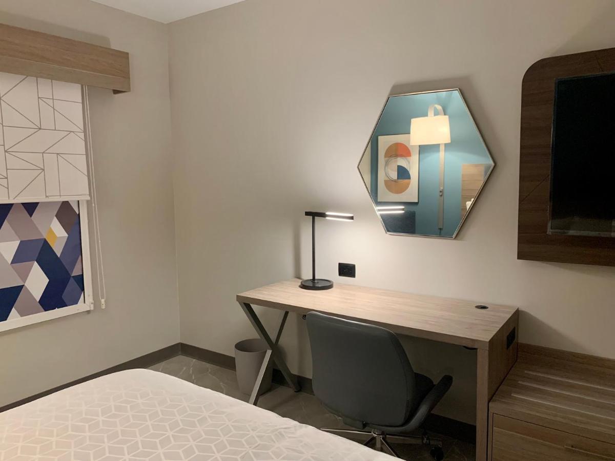 Holiday Inn Express - Guadalajara Vallarta Poniente By Ihg Zapopan Ngoại thất bức ảnh