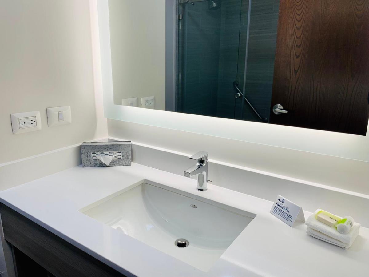 Holiday Inn Express - Guadalajara Vallarta Poniente By Ihg Zapopan Ngoại thất bức ảnh