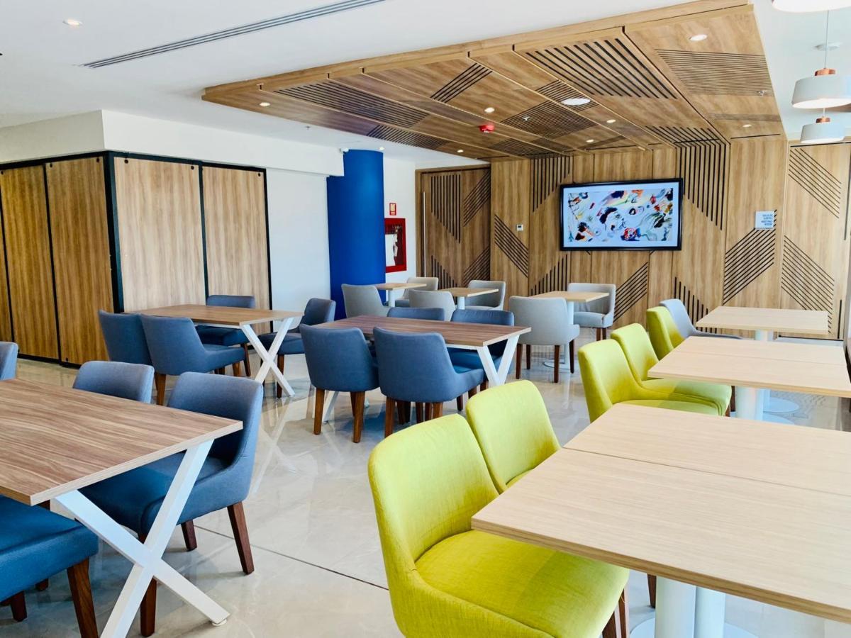 Holiday Inn Express - Guadalajara Vallarta Poniente By Ihg Zapopan Ngoại thất bức ảnh