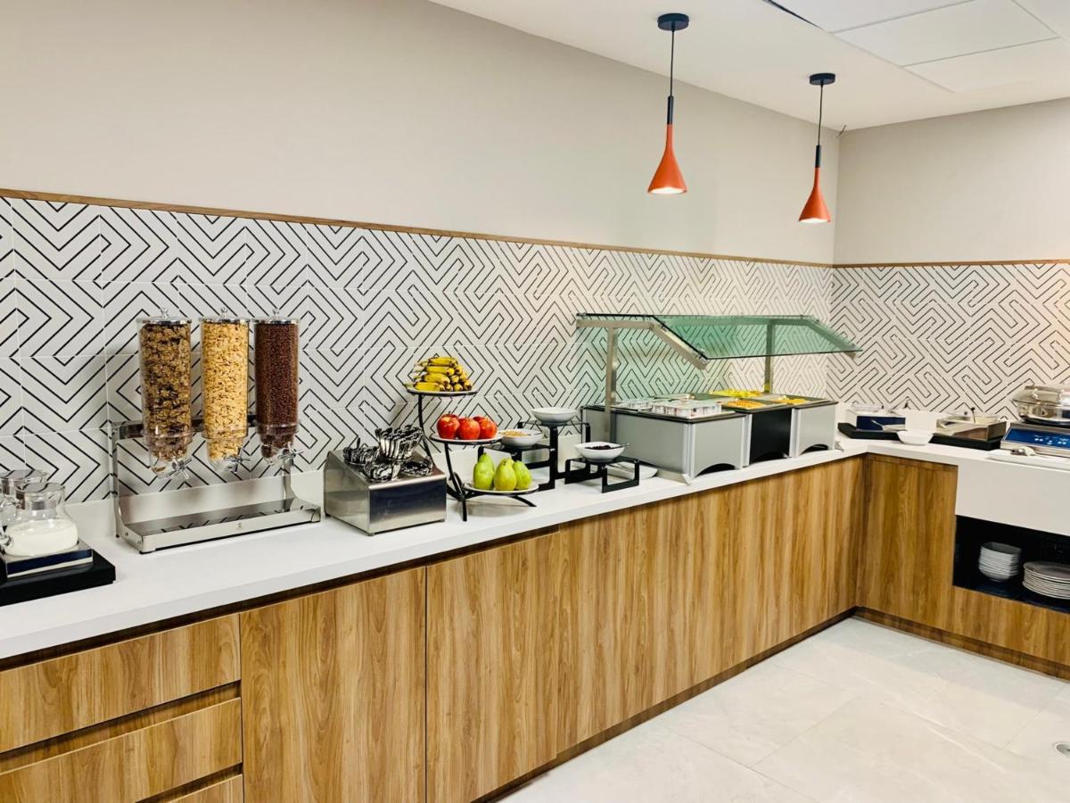 Holiday Inn Express - Guadalajara Vallarta Poniente By Ihg Zapopan Ngoại thất bức ảnh