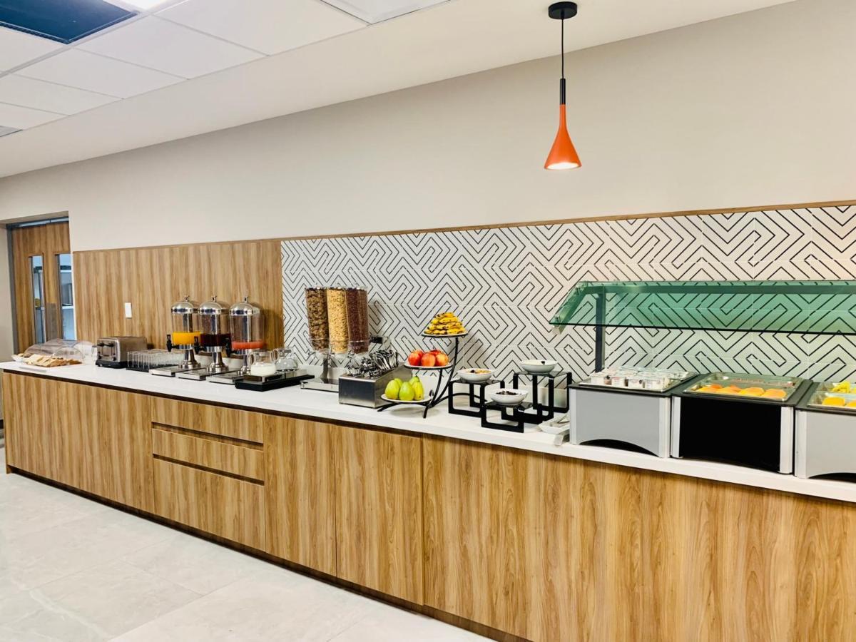Holiday Inn Express - Guadalajara Vallarta Poniente By Ihg Zapopan Ngoại thất bức ảnh