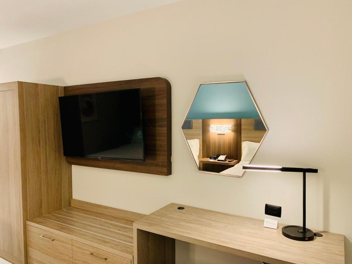 Holiday Inn Express - Guadalajara Vallarta Poniente By Ihg Zapopan Ngoại thất bức ảnh